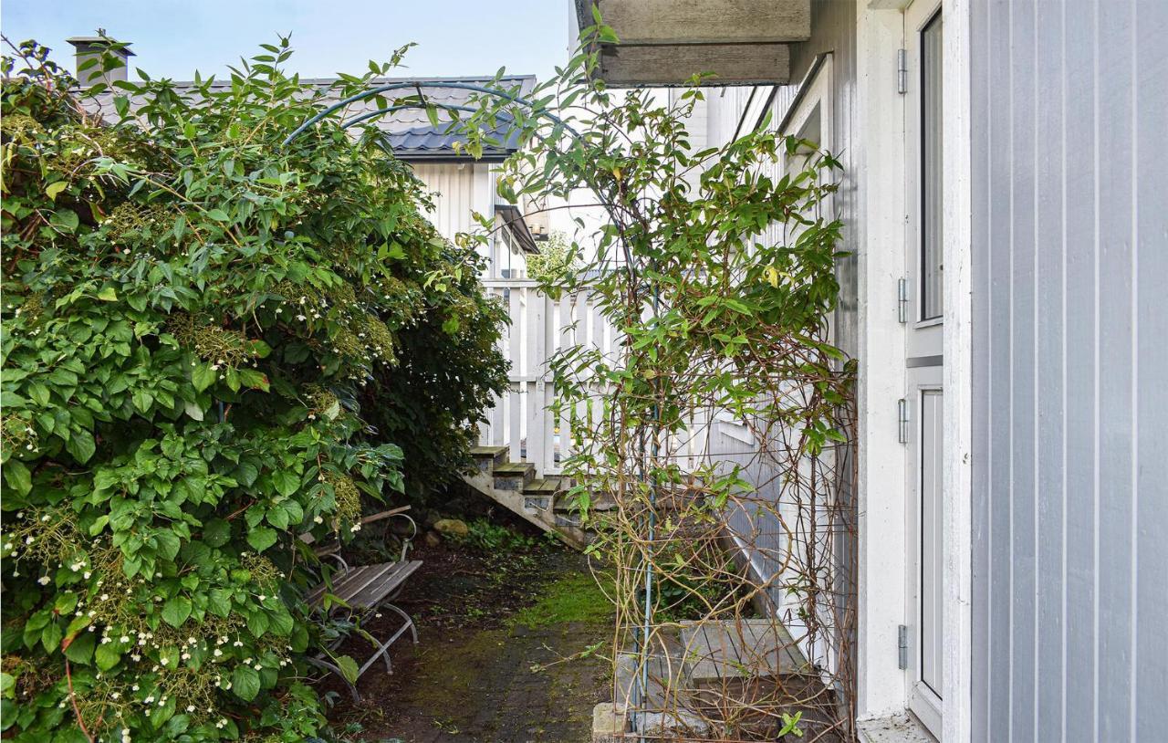 Cozy Home In Karlskrona With Kitchen ภายนอก รูปภาพ